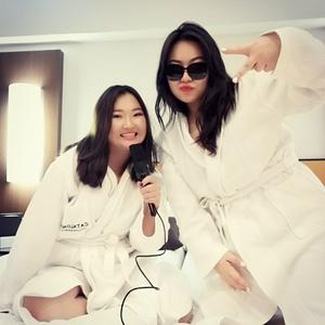 Listen to Хүлээлгийн өрөө Подкаст in the App
