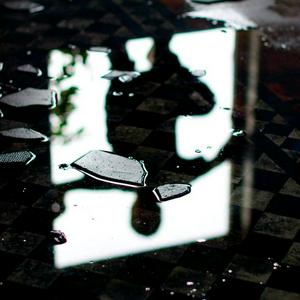 Listen to midierror meets... in the App